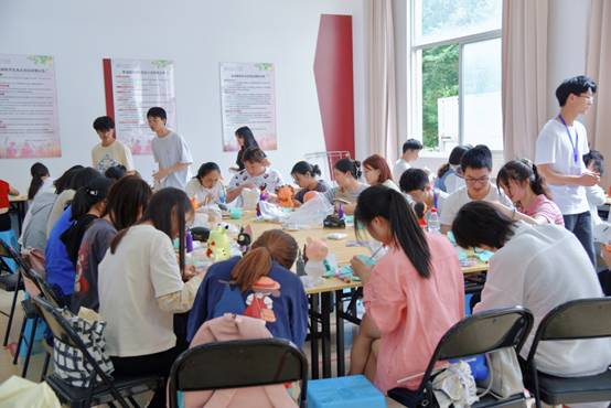 心文化守護心靈，放飛夢想——5?25趣味心理游園活動紀實